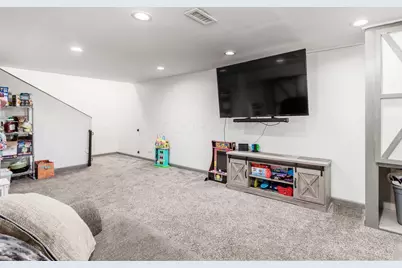 8830 Hubbard Drive N, Galloway, OH 43119 - Photo 37