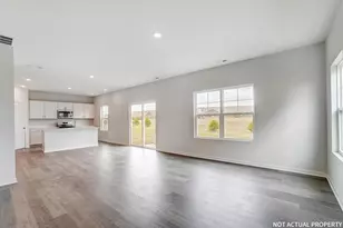 1111 Hartford Ln, London, OH 43140 - Photo 3