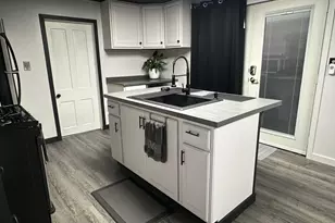 385 Water St, Duncan Falls, OH 43734 - Photo 5