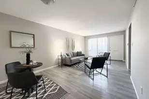 4710 Charecote Ln, Columbus, OH 43220 - Photo 3