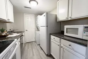 4710 Charecote Ln, Columbus, OH 43220 - Photo 7