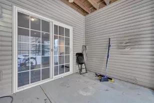 1925 Fortstone Ln, Columbus, OH 43228 - Photo 25