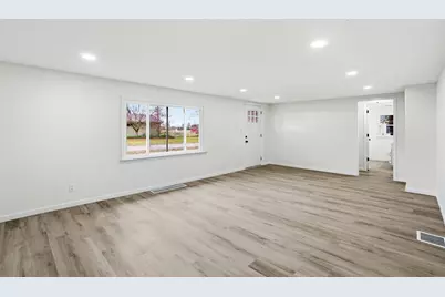 25 Crestview Drive, Fredericktown, OH 43019 - Photo 5