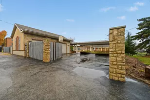 1931 W Broad St, Columbus, OH 43223 - Photo 49