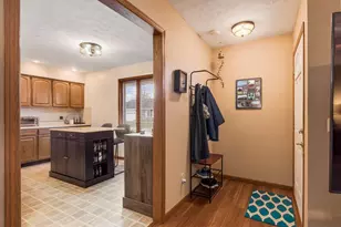 363 Harrington Dr, London, OH 43140 - Photo 7