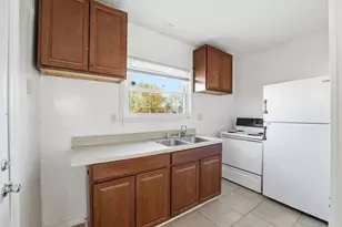 1875 Minnesota Ave, Columbus, OH 43211 - Photo 13