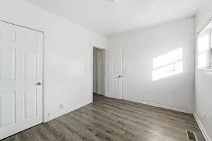 1875 Minnesota Ave, Columbus, OH 43211 - Photo 17