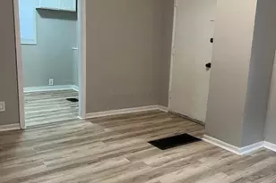 2324 Ridgeway Ave, Columbus, OH 43219 - Photo 3