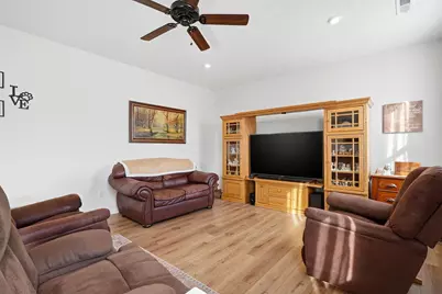 612 Bloomfield Avenue, South Bloomfield, OH 43103 - Photo 3