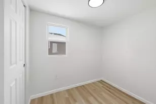 126 S Oakley Ave, Columbus, OH 43204 - Photo 11