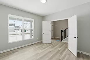 4561 Burgstaller Ct, Grove City, OH 43123 - Photo 5