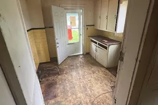 2230 Cleveland Ave, Columbus, OH 43211 - Photo 9