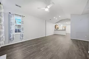 1393 Cascade Dr, Grove City, OH 43123 - Photo 9