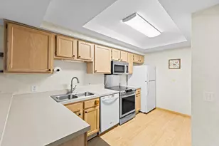 5758 Willow Lake Dr, Grove City, OH 43123 - Photo 9