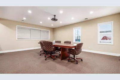 2582 Cleveland Avenue, Columbus, OH 43211 - Photo 23