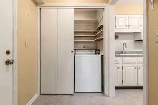 4765 Coach Rd, Columbus, OH 43220 - Photo 21