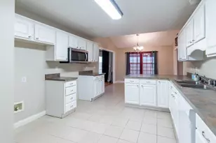 7909 Ct Ridge Ln, Fairborn, OH 45324 - Photo 9