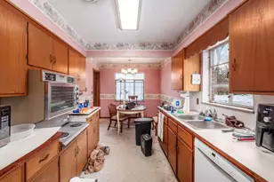 2736 Eastminster Rd, Columbus, OH 43209 - Photo 9