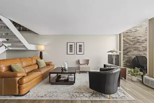 1000 Urlin Ave, Columbus, OH 43212 - Photo 15