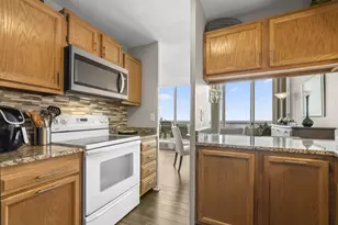 1000 Urlin Ave, Columbus, OH 43212 - Photo 7