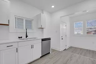 128 N Ogden Ave, Columbus, OH 43204 - Photo 11