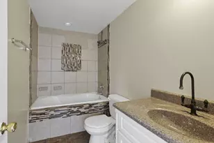 300 Loxley Dr, Columbus, OH 43207 - Photo 15