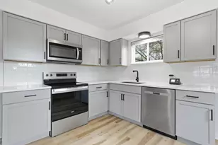 228 S Ashburton Rd, Columbus, OH 43213 - Photo 5