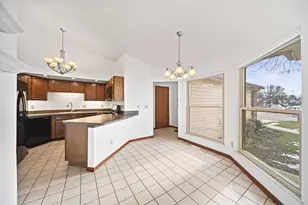 8228 Kingsley Dr, Reynoldsburg, OH 43068 - Photo 17