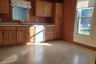 130 N State St, Frazeysburg, OH 43822 - Photo 11