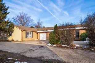 5841 Forest Hills Blvd, Columbus, OH 43231 - Photo 1