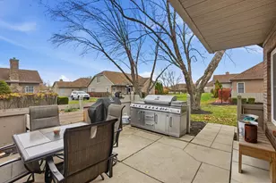 5766 Willow Lake Dr, Grove City, OH 43123 - Photo 3