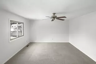 1947 Rockdale Dr, Columbus, OH 43229 - Photo 15