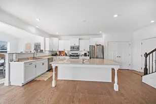 507 Walker Pointe Dr, Commercial Point, OH 43116 - Photo 7