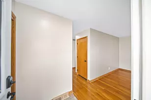 1585 Peace Pl, Columbus, OH 43209 - Photo 5