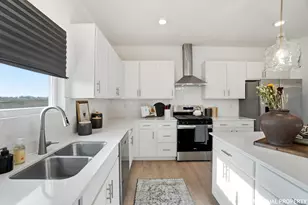 141 Brookside Dr, Jeffersonville, OH 43128 - Photo 15