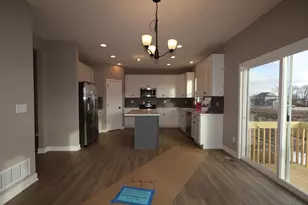 301 Reign Way, Pataskala, OH 43062 - Photo 3