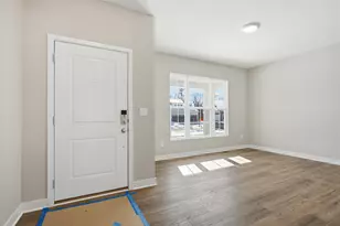 284 Olympic Loop, Commercial Point, OH 43116 - Photo 3