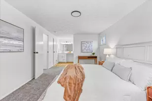 1929 Holly Ridge Rd, Columbus, OH 43219 - Photo 17