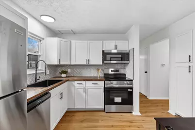 1929 Holly Ridge Road, Columbus, OH 43219 - Photo 11