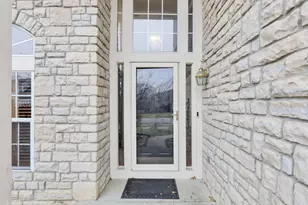 8675 Kingsley Dr, Reynoldsburg, OH 43068 - Photo 5