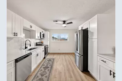 3105 Wessex Court, Columbus, OH 43232 - Photo 13