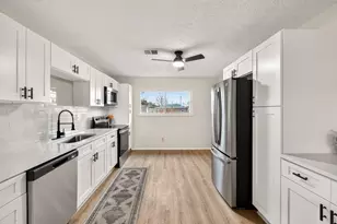 3105 Wessex Ct, Columbus, OH 43232 - Photo 13