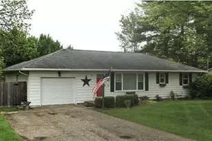 110 Cherry Ln, New Concord, OH 43762 - Photo 1