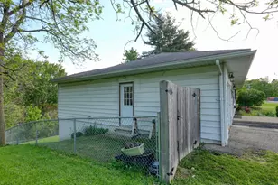 110 Cherry Ln, New Concord, OH 43762 - Photo 9