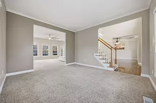 477 Stratshire Ln, Columbus, OH 43230 - Photo 7