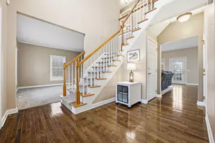 477 Stratshire Ln, Columbus, OH 43230 - Photo 3