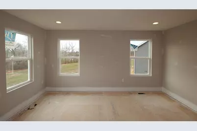 1011 Heimat Haus Drive, Grove City, OH 43123 - Photo 9