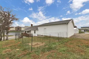 3585 E Pike, Zanesville, OH 43701 - Photo 5