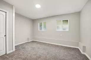 1041 Market St, Zanesville, OH 43701 - Photo 9