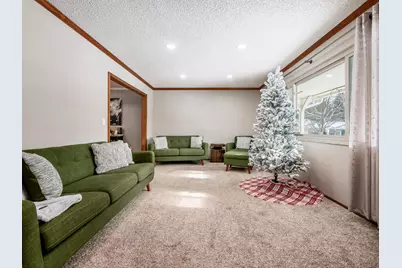 2056 Fincastle Court, Columbus, OH 43235 - Photo 3